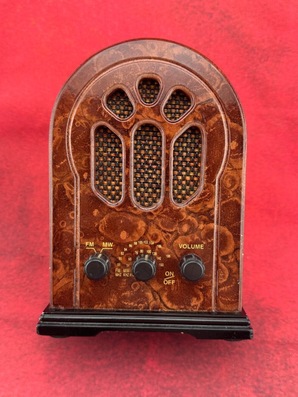 STEEPLETONE NOVELTY TRANSISTOR TABLETOP RADIO CATEDRAL STYLE MODEL: NR-325 - Picture 1 of 11